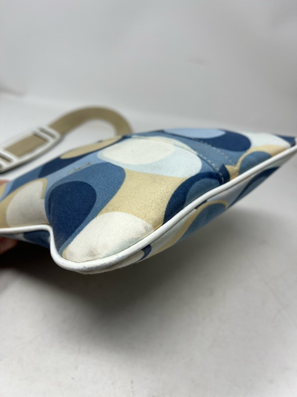 COACH Poppy Op Art Crossbody Swingpack Bag blue cream geometric pattern - Picture 6 of 16
